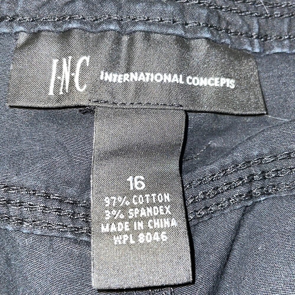 INC Black Button Roll Up Hem Shorts Size 16 - Picture 3 of 6